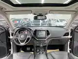 Фото 9 - Jeep Cherokee