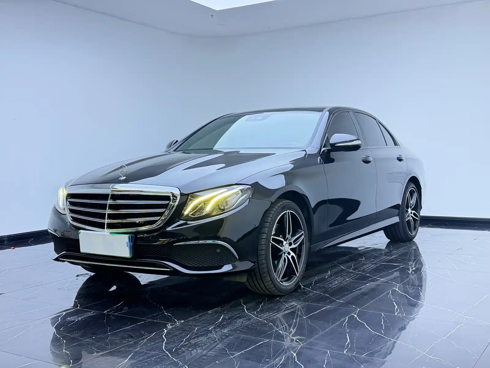 Photo 1 - Mercedes-Benz E-Class