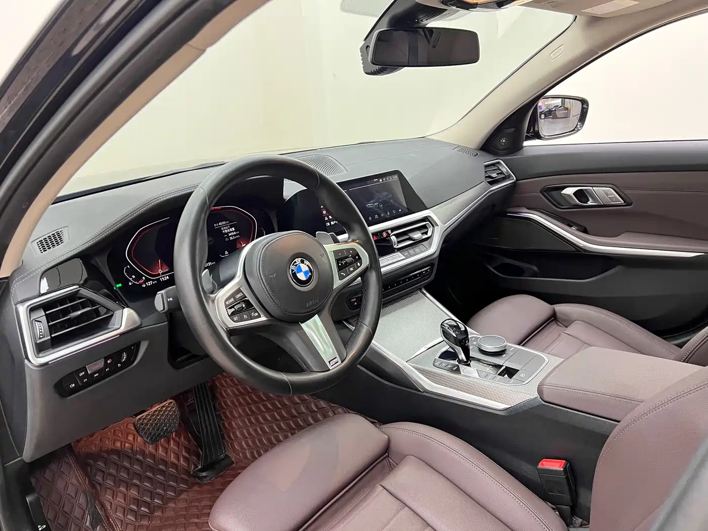 BMW 3 Series 2021 325Li M Sport Night Edition фото 18
