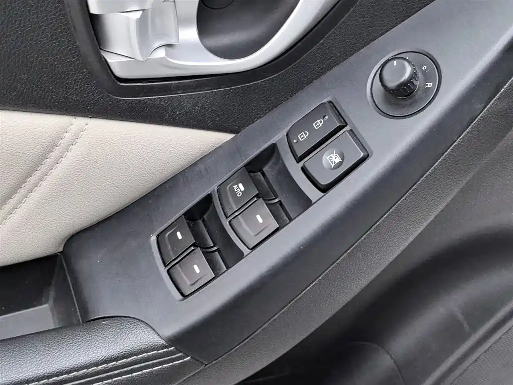 GAC Trumpchi Trumpchi GA3S Vision 2014 1.6L Manual Elite Edition фото 9