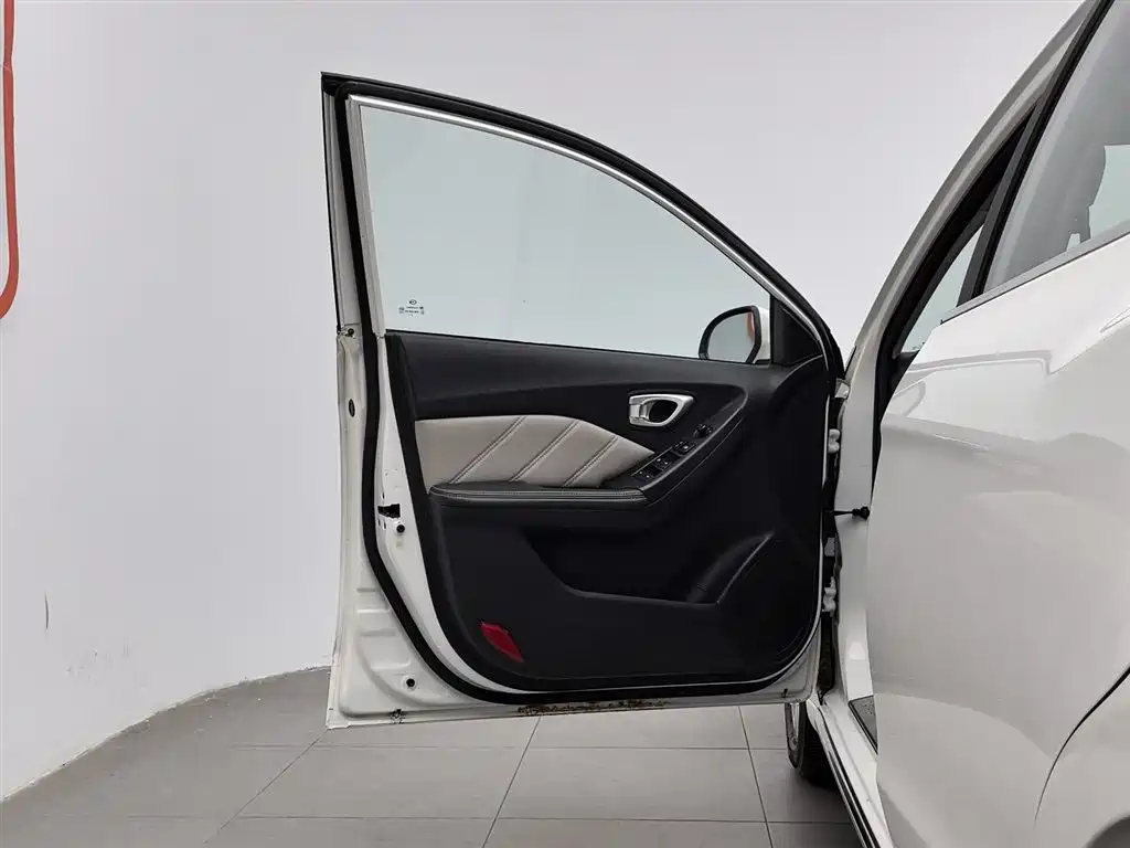 GAC Trumpchi Trumpchi GA3S Vision 2014 1.6L Manual Elite Edition фото 8