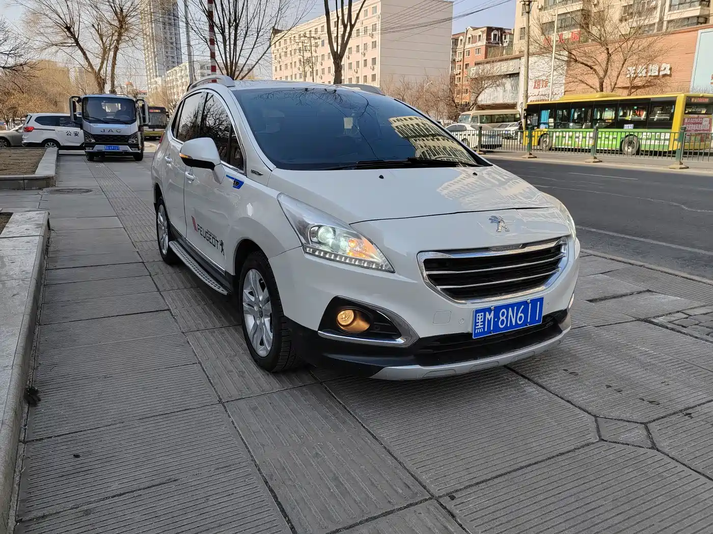 Peugeot 3008 2013 1.6THP Roland Garros Edition фото 3