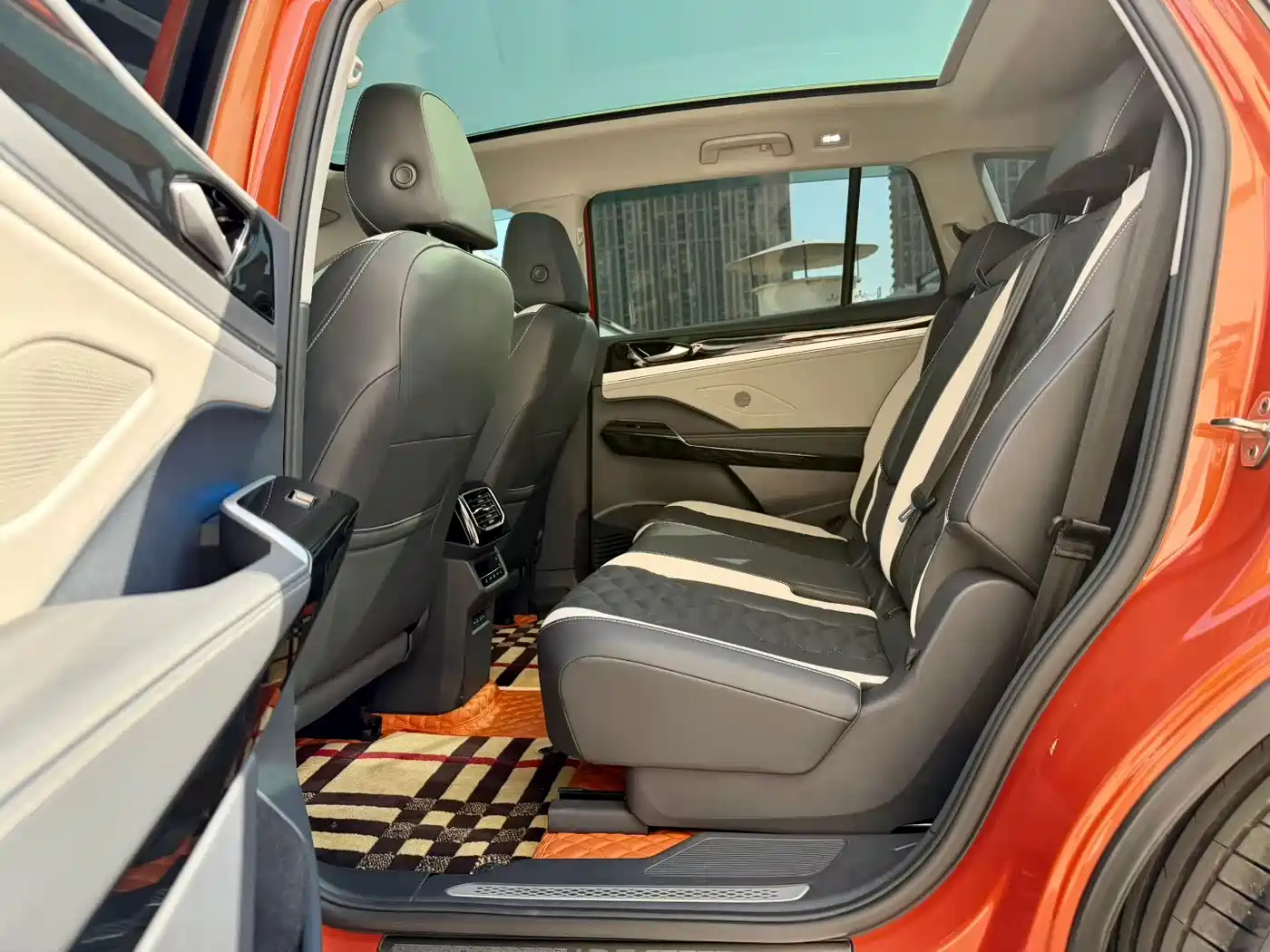 VOLKSWAGEN ID.6 CROZZ