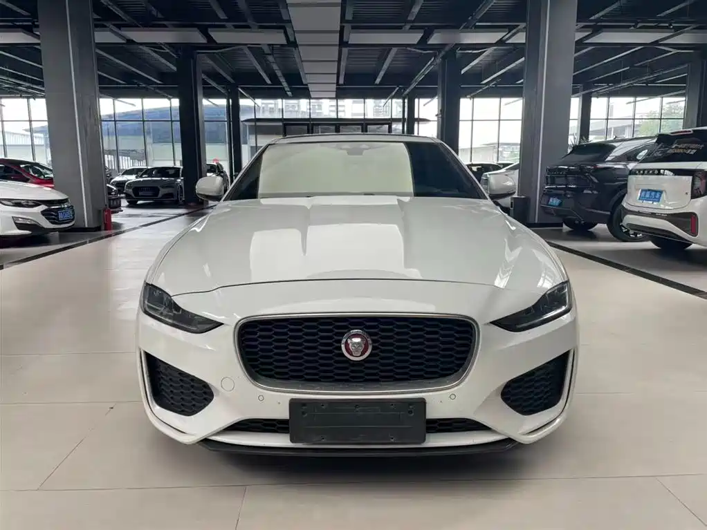 Jaguar XEL 2020 2.0T 200PS R-DYNAMIC Youth Sport Edition фото 2