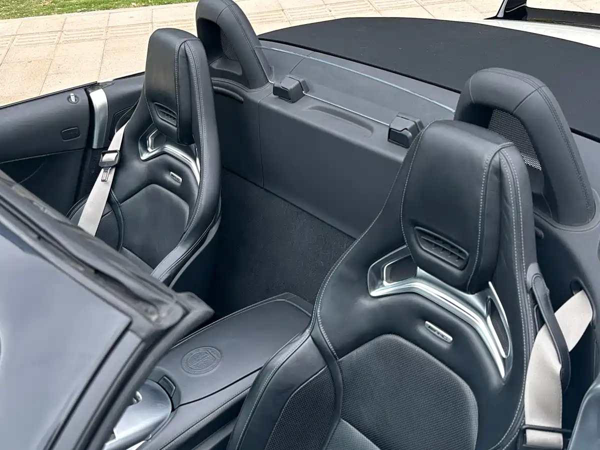 MERCEDES-BENZ AMG GT