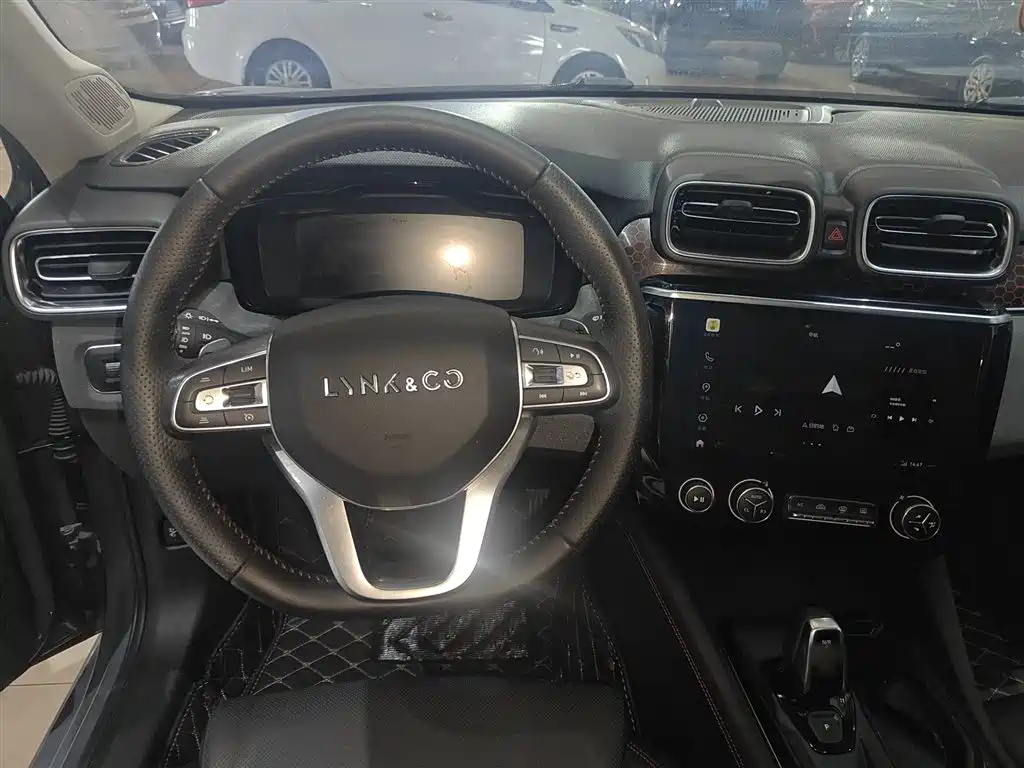 Lynk & Co 02 2019 1.5T DCT FWD Jin Pro Version China VI фото 13