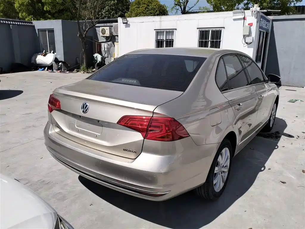 Volkswagen Bora 2016 Model 1.6L Manual Comfort фото 5