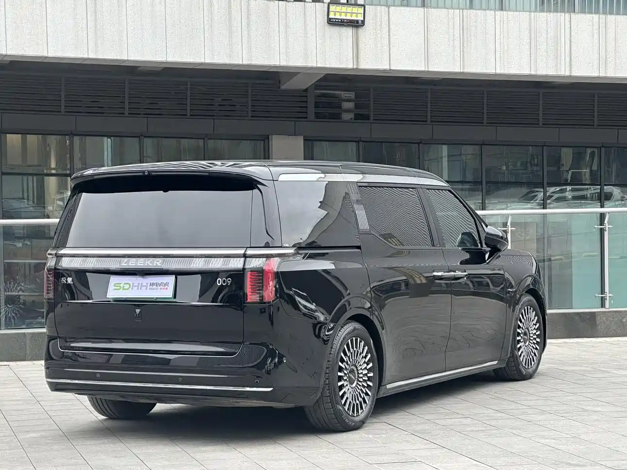 ZEEKR EXTREME KRYPTON 009