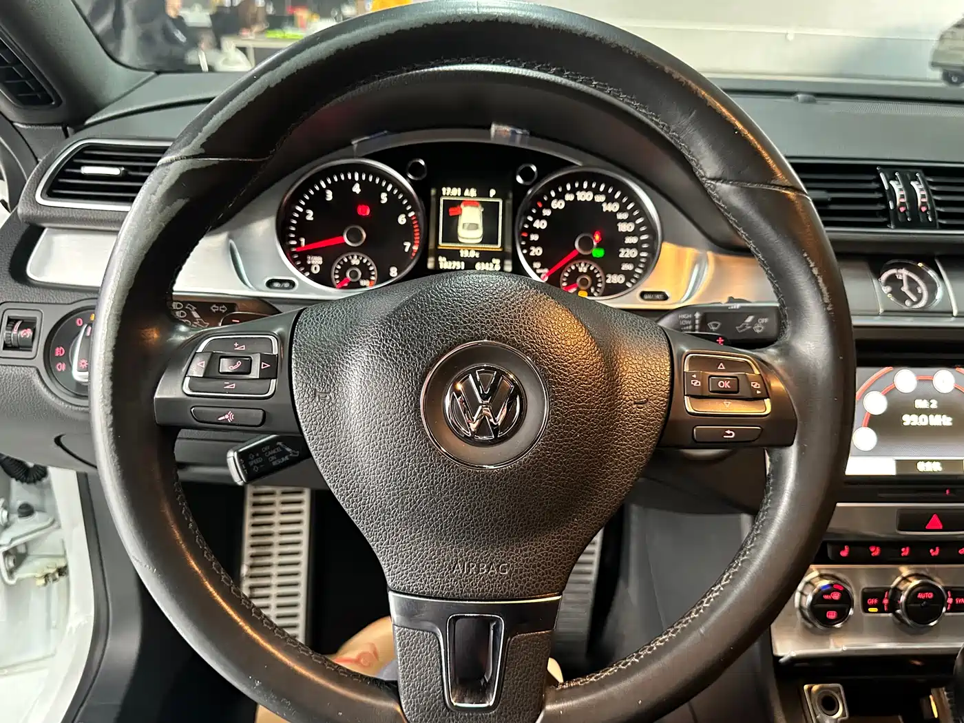 Volkswagen FAW-Volkswagen CC 2016 Model 2.0TSI Luxury фото 14