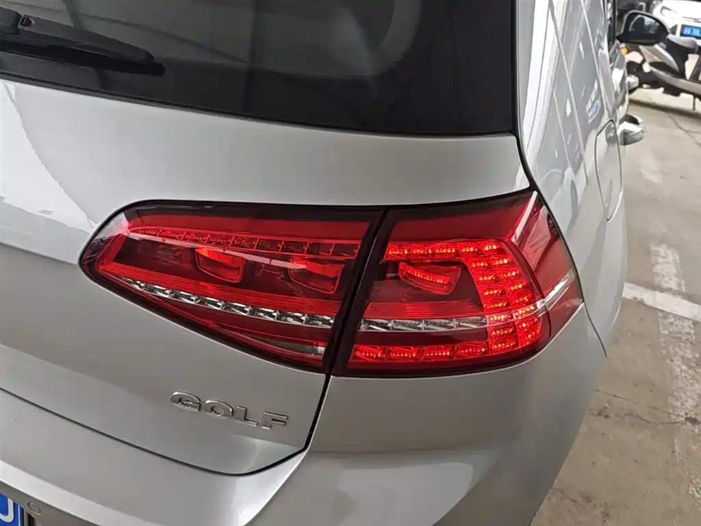 Volkswagen Golf 2015 1.6L Automatic Fashion фото 8