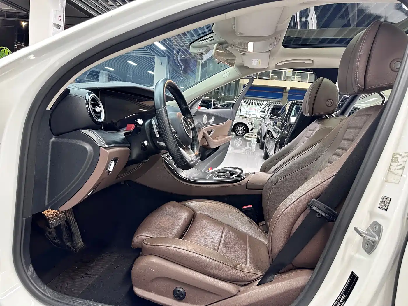 Mercedes-Benz E-Class 2018 E 200 L Sport фото 4