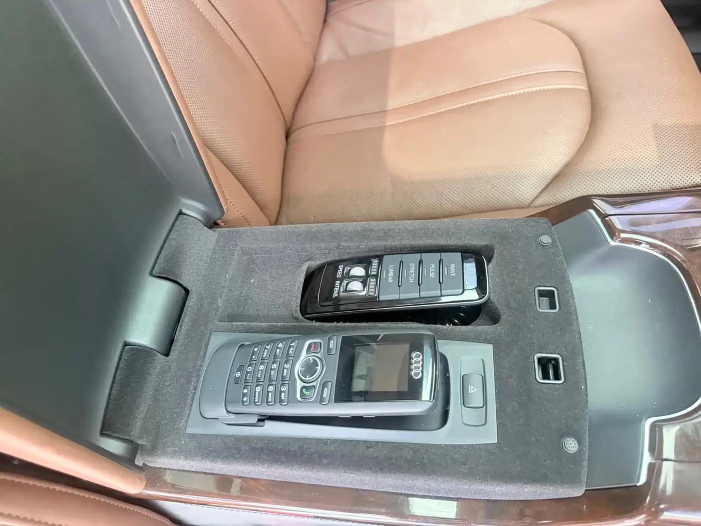 Audi A8 2014 A8L 6.3 FSI W12 quattro Flagship фото 16