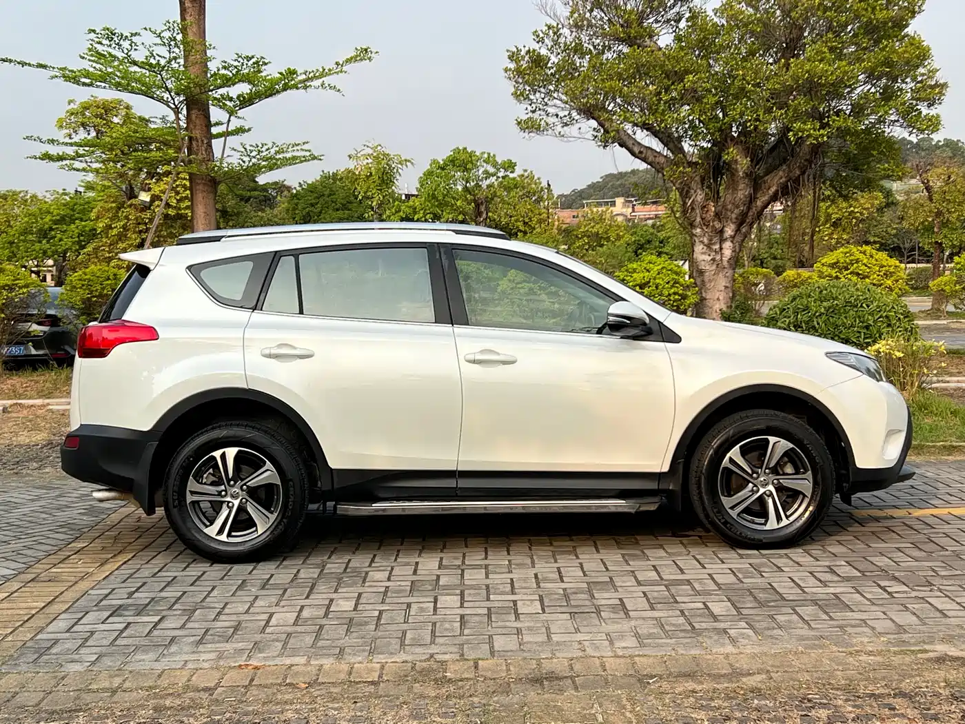 Toyota RAV4 Rongfang 2015 2.0L CVT 2WD Trend Edition фото 4