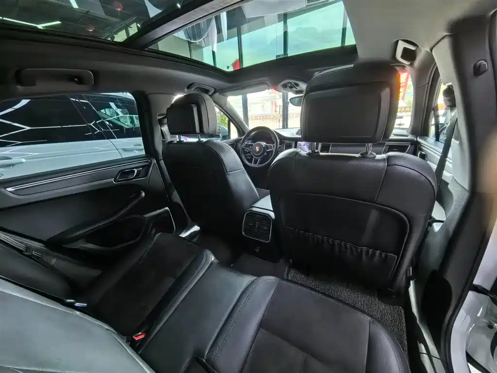Porsche Macan 2017 Macan 2.0T фото 8