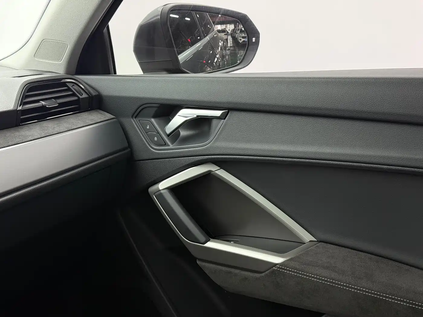 Audi Q3 2022 35 TFSI Fashion Dynamic фото 9