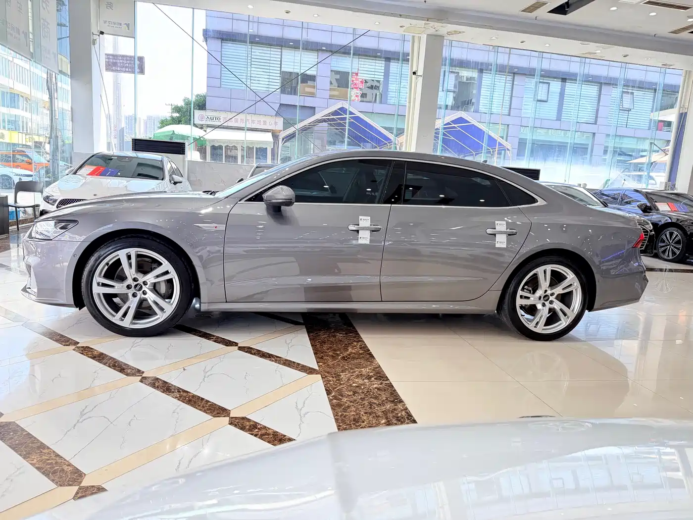 Audi A7L 2024 45TFSI quattro S-line Vision Edition Crystal Package фото 22