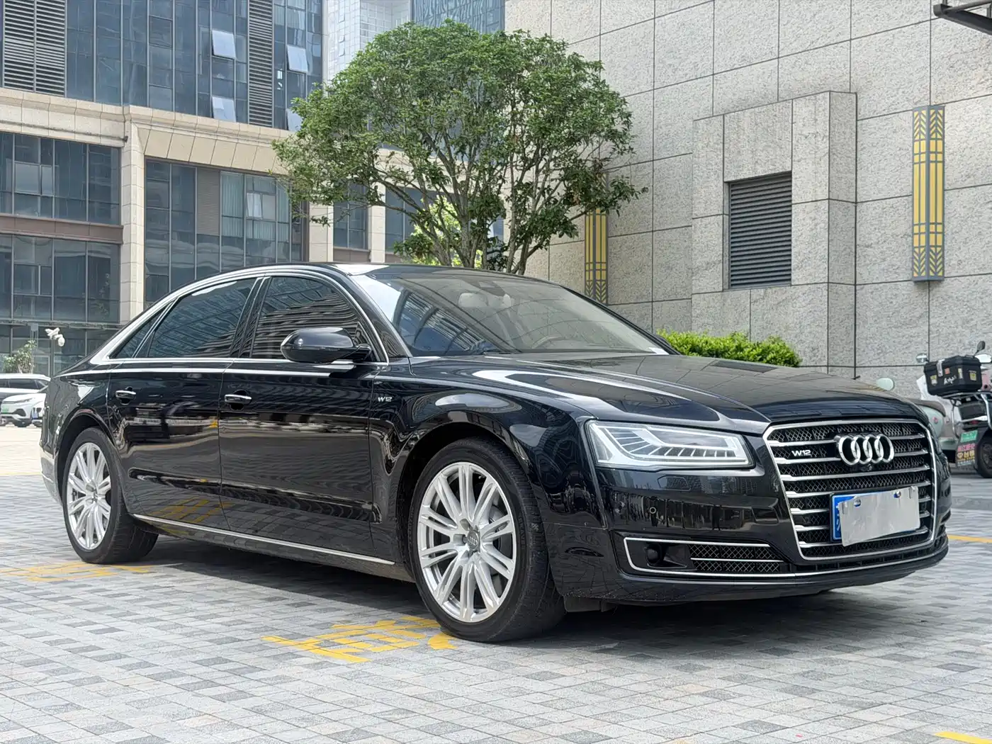 Audi A8 2014 A8L 6.3 FSI W12 quattro Flagship фото 3
