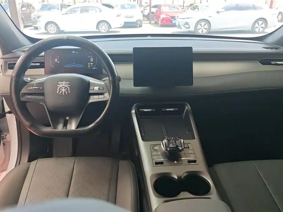 BYD Qin PLUS 2025 DM-i Smart Drive 55KM Leader фото 12