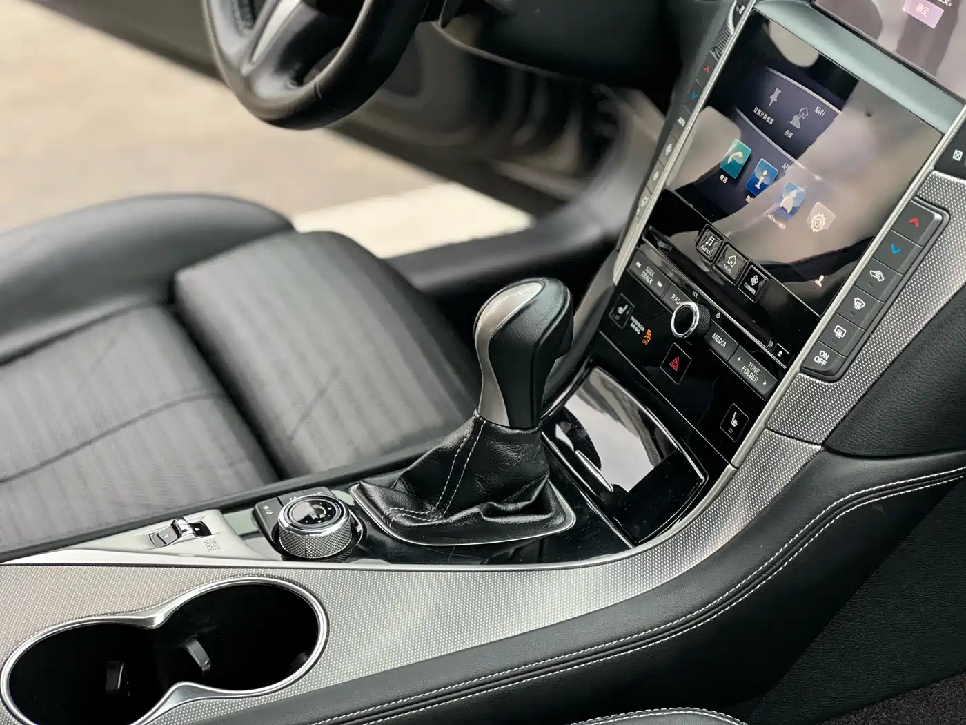 Infiniti Q50 2014 3.7L Luxury Sport фото 7