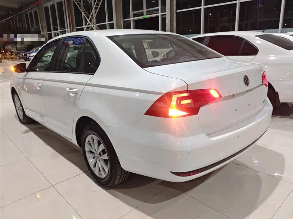 Volkswagen Bora 2018 1.5L Manual Fashion фото 5