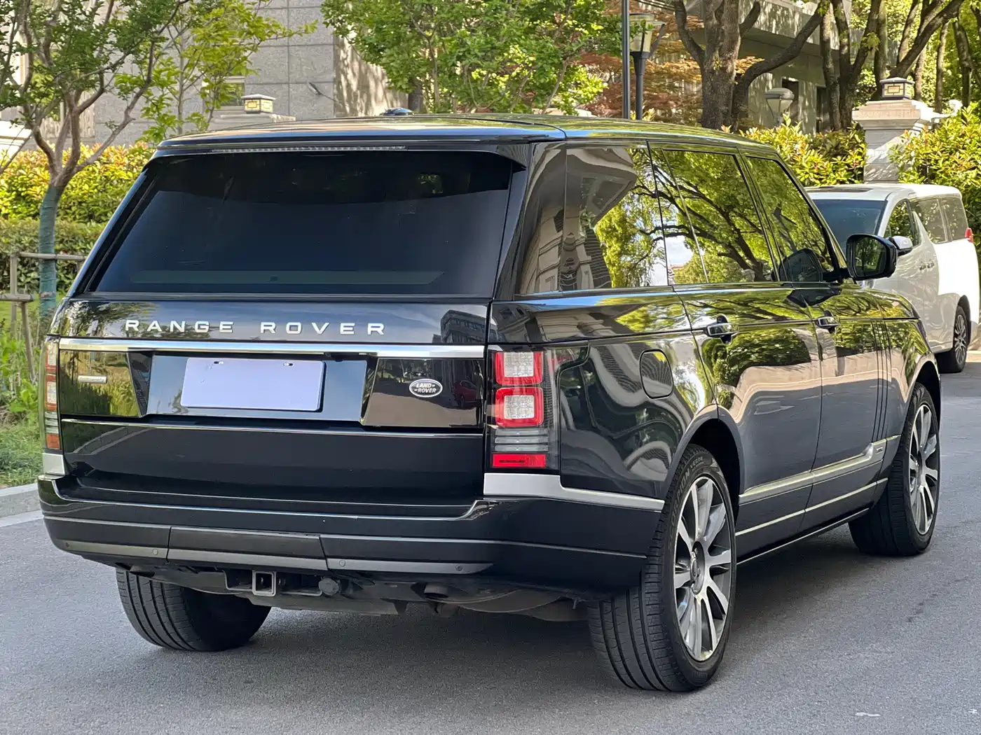 Land Rover Range Rover 2015 5.0 SC V8 AB Prestigious Genesis Extended Edition фото 6