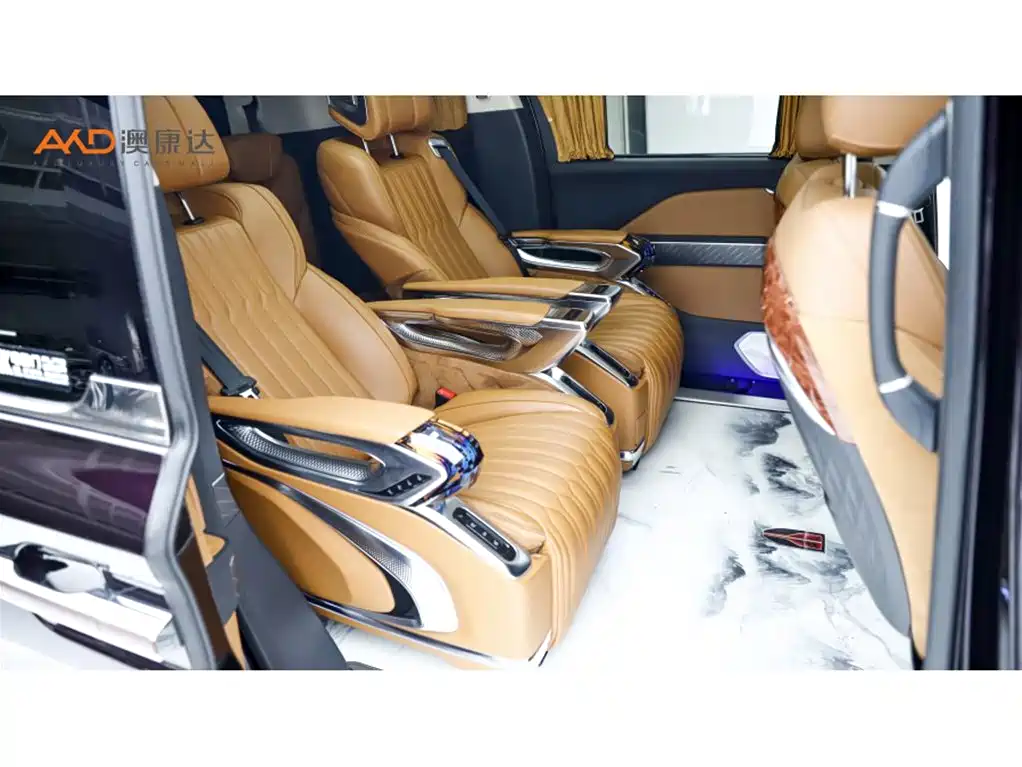 Hongqi HQ9 2023 2.0T Smart Connect Flag Rhyme Edition фото 8