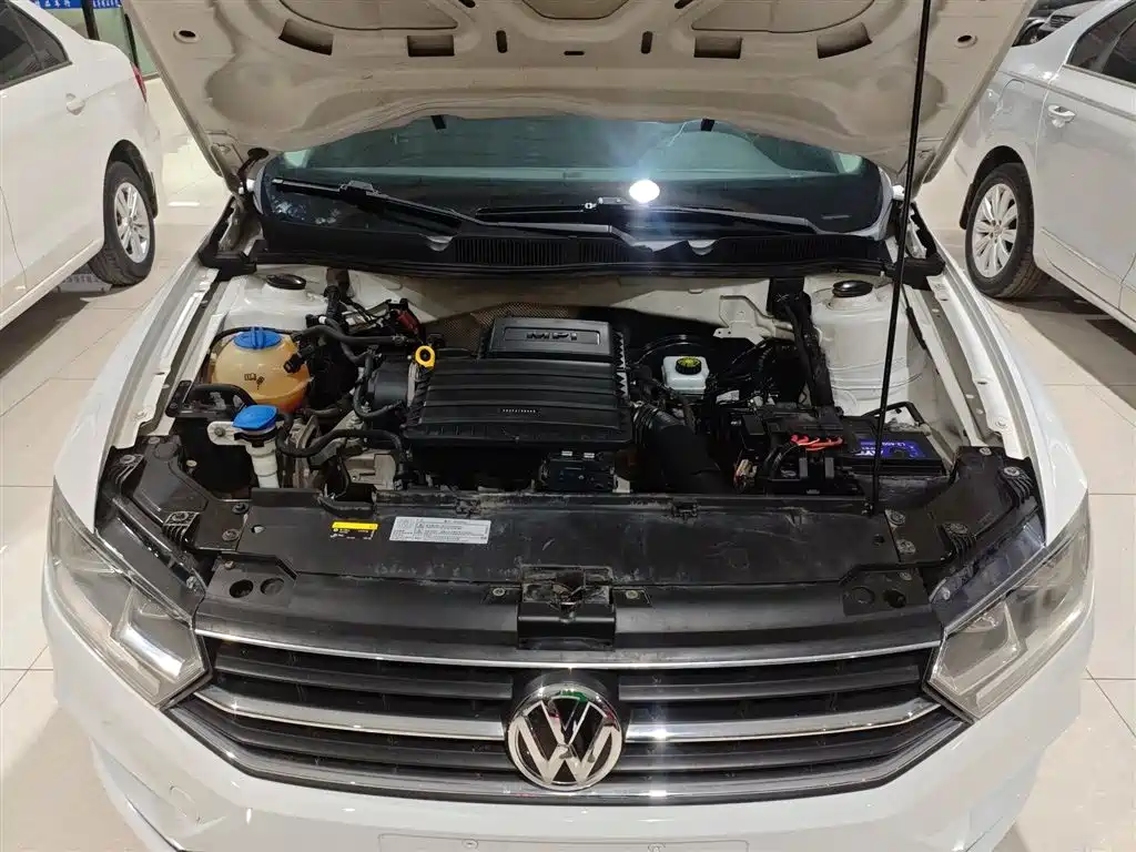 Volkswagen Bora 2018 1.5L Manual Fashion фото 20
