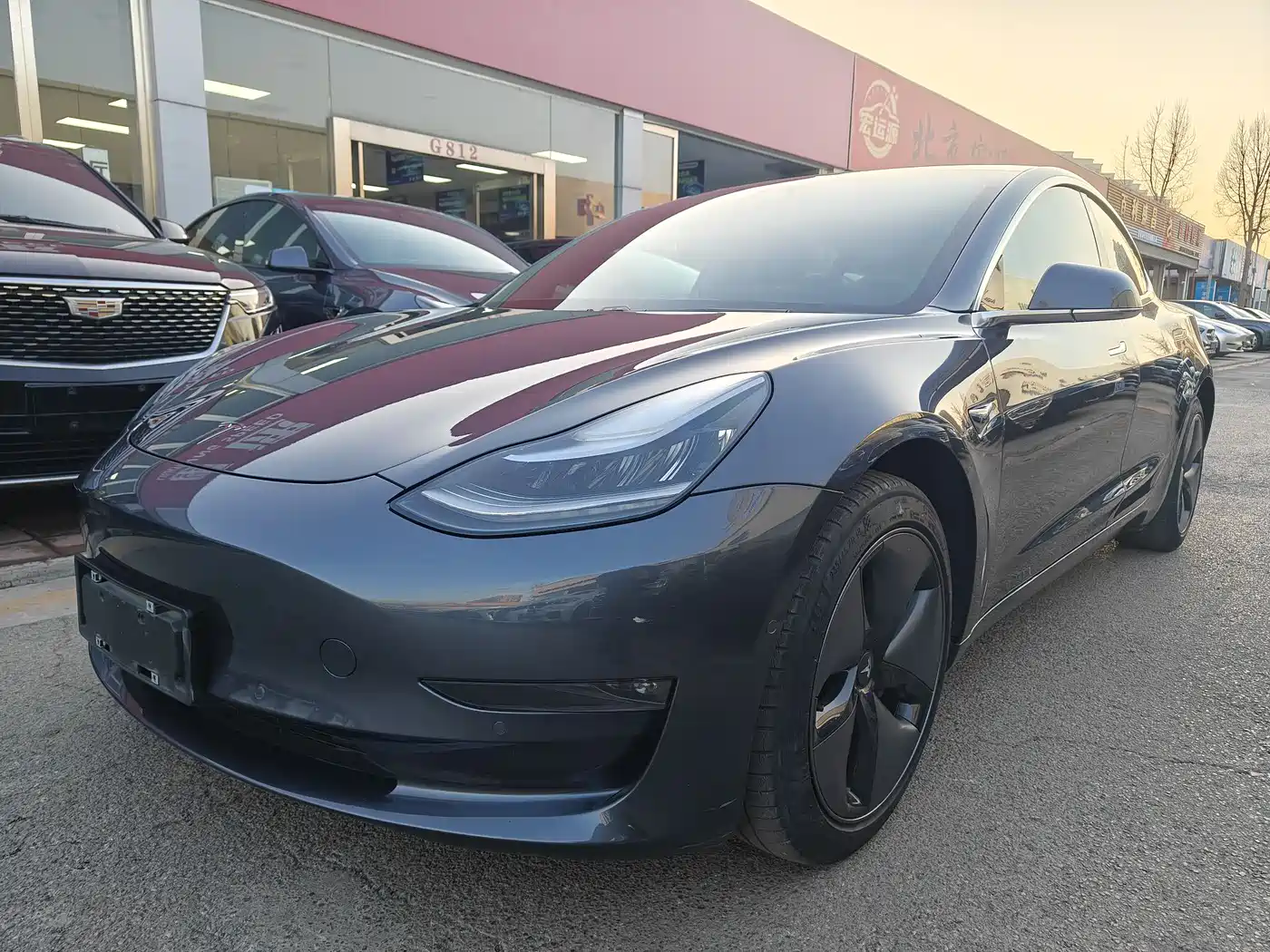 TESLA MODEL 3
