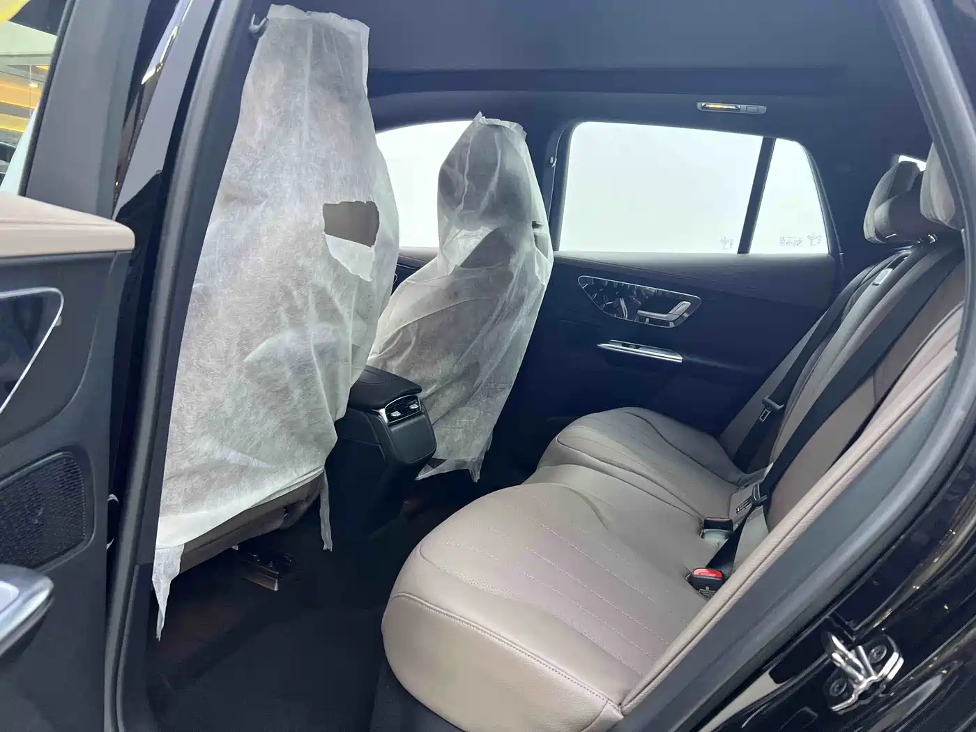 MERCEDES-BENZ EQE SUV