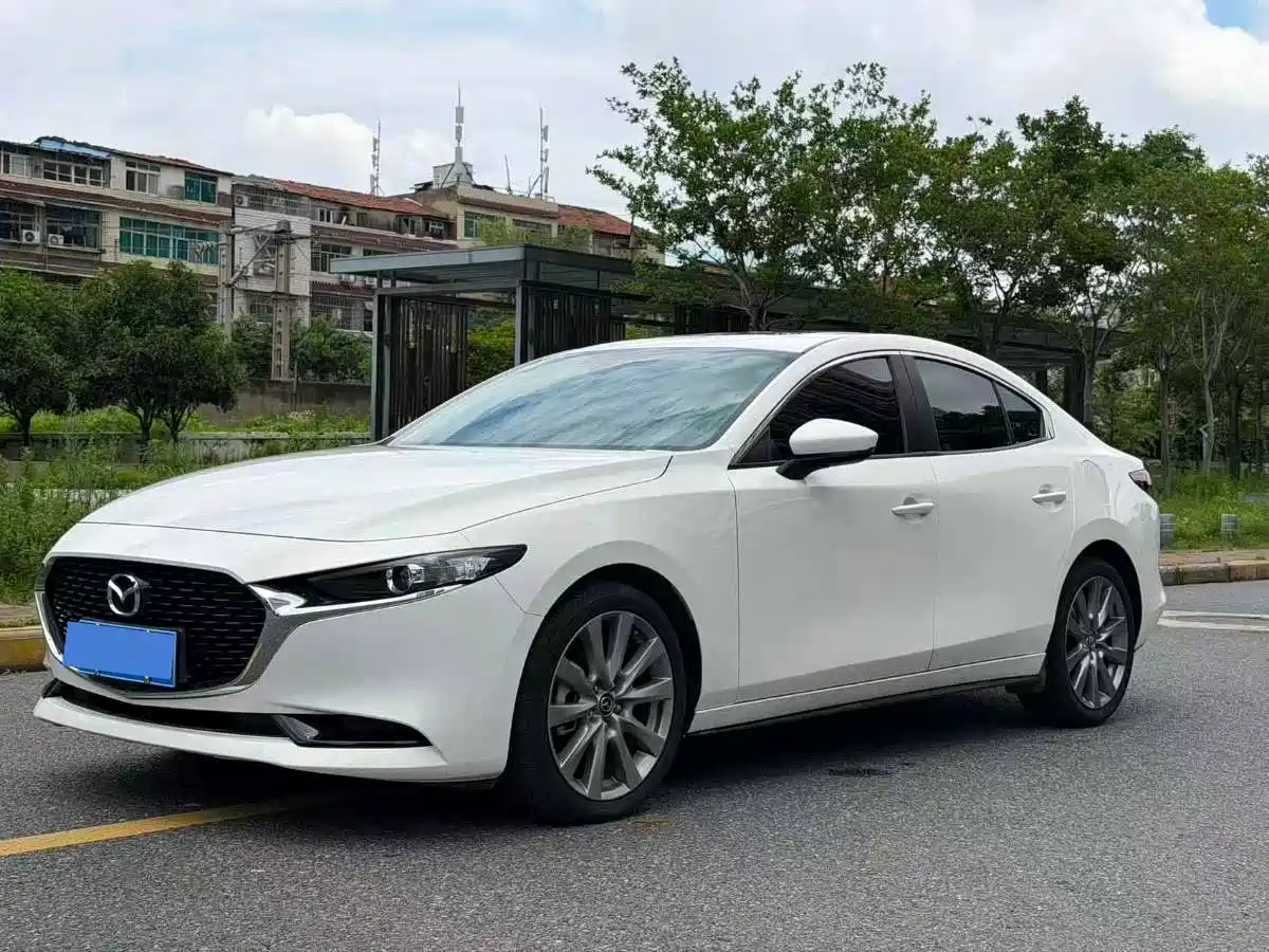 Mazda 3 Axela 2023 2.0L Auto Zhixuan