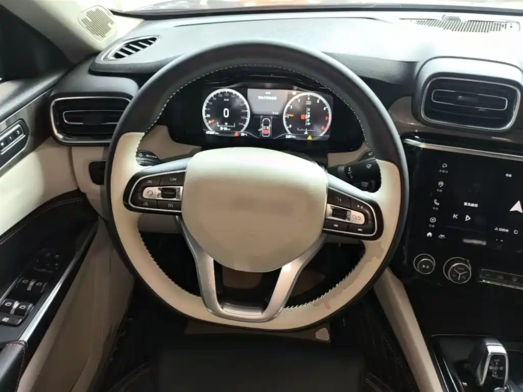 Lynk & Co 02 2018 Model 1.5T DCT 2WD Yao Pro Edition China V фото 10
