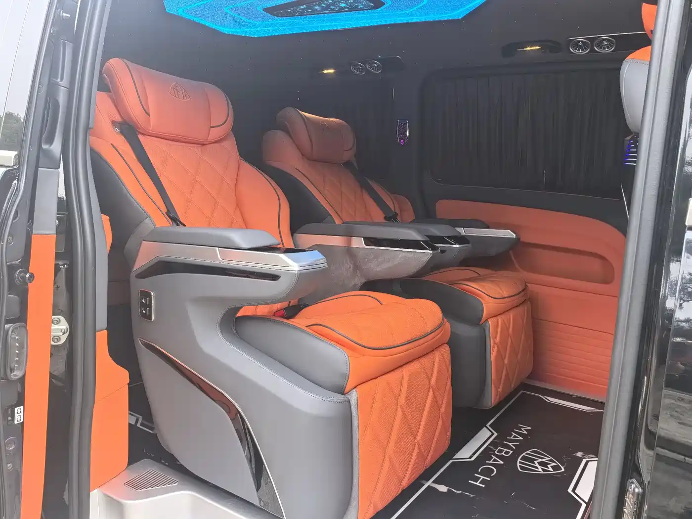Mercedes-Benz Vito 2021 2.0T Business Edition 7-seater фото 17