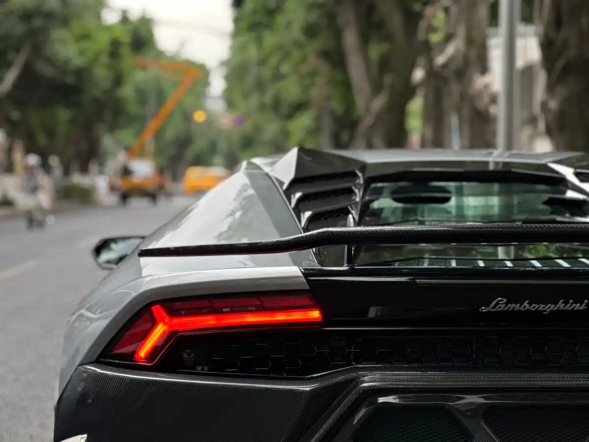 Lamborghini Huracán 2016 Huracán RWD Coupe фото 21