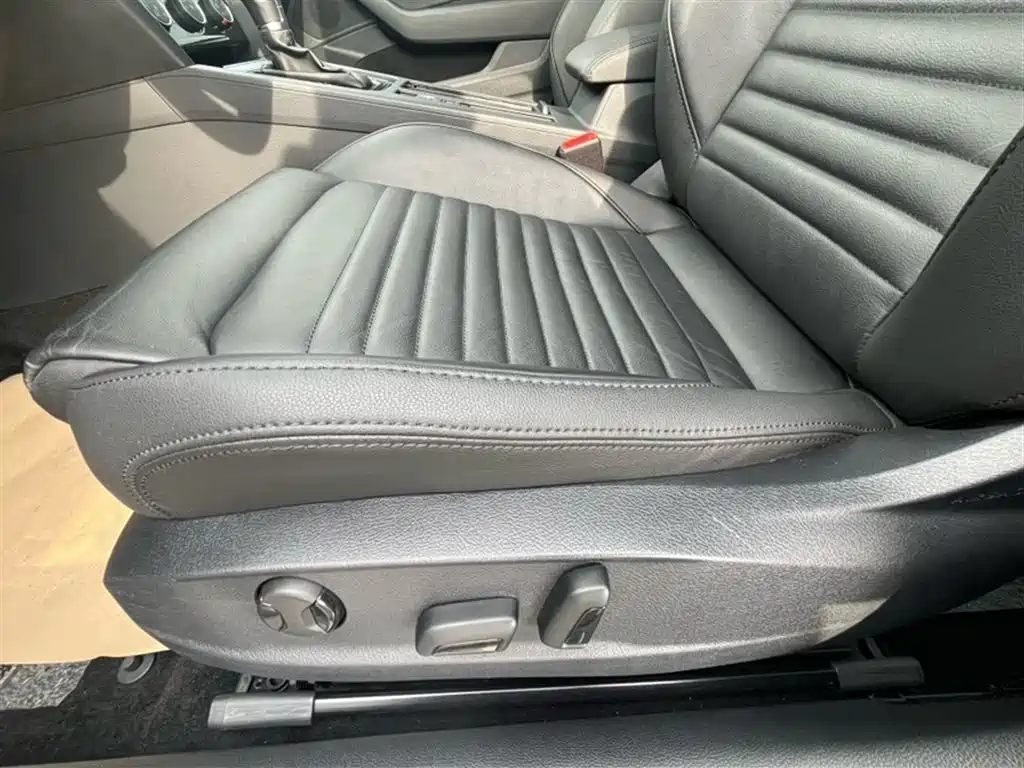 Volkswagen Magotan 2018 330TSI DSG Leading фото 14