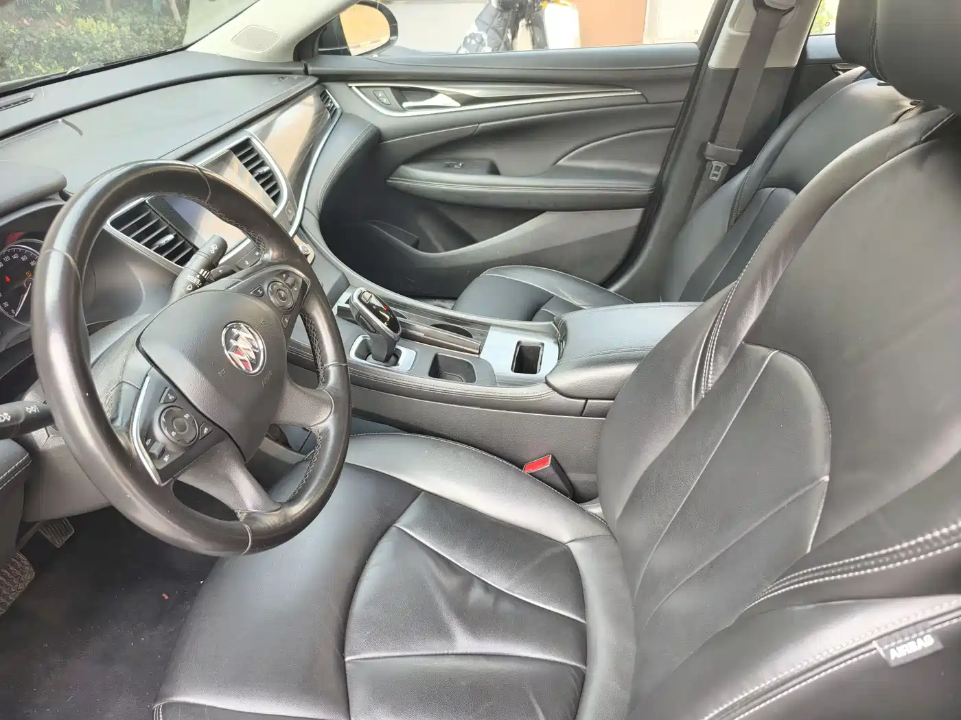 Photo 4 - Buick LaCrosse