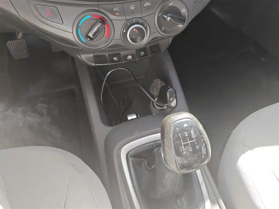 Chevrolet Sail 2015 Sail 3 1.3L Manual Cozy Edition фото 16