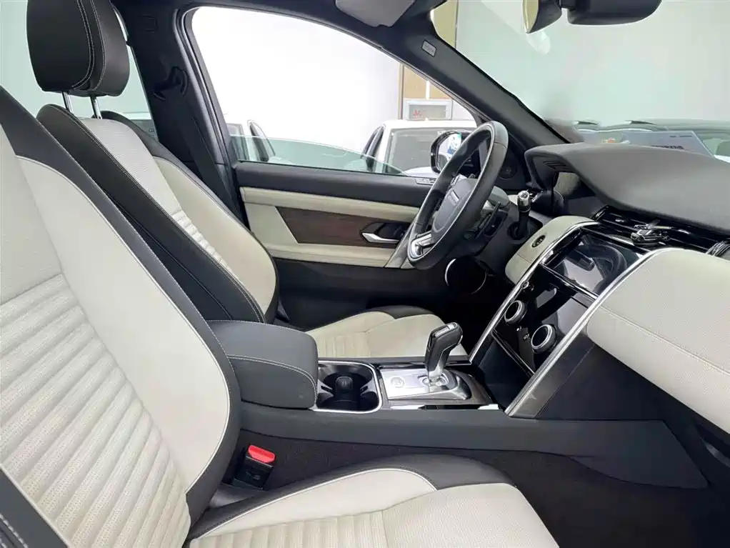 Land Rover Discovery Sport 2020 249PS R-Dynamic Performance фото 4