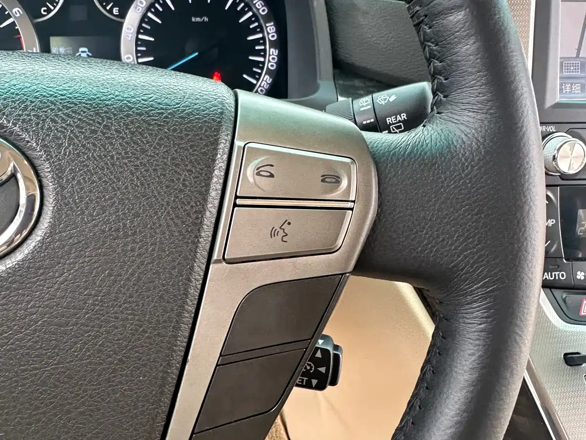 Toyota Alphard 2012 3.5L Luxury Edition фото 24