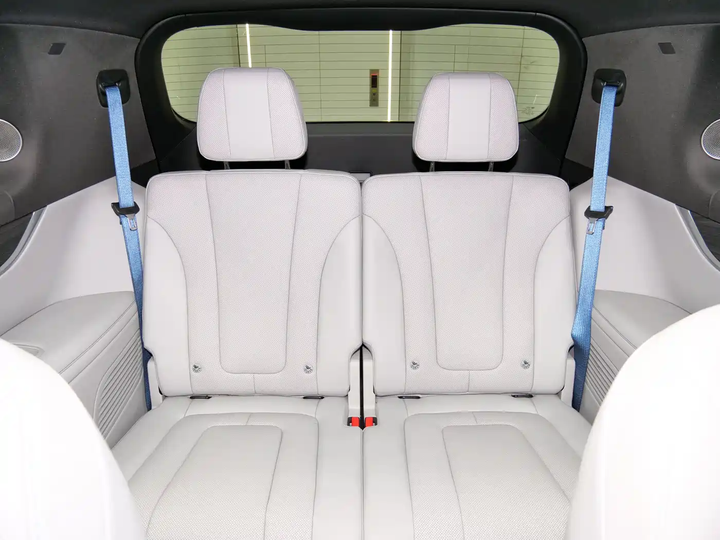 AITO Wenjie AITO M9 2024 Range Extender Max Edition 42kWh 6-seater фото 14