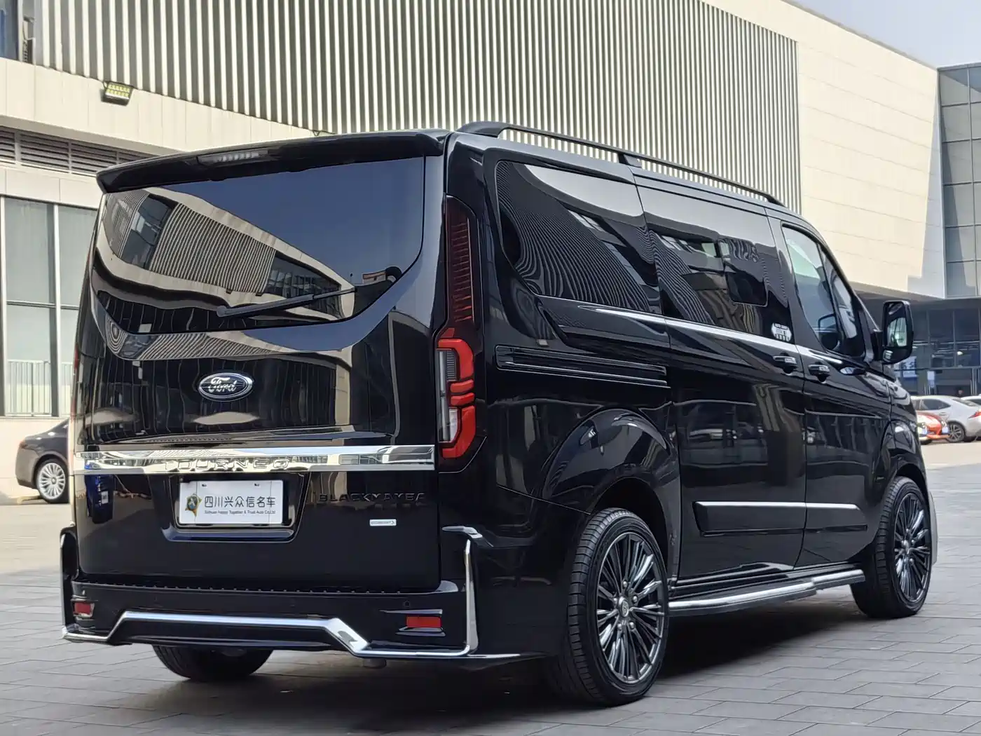 Ford Tourneo 2024 Model 2.0T Auto Supreme Plus Edition фото 5