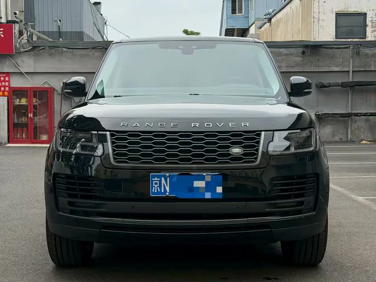 Land Rover Range Rover 2018 3.0 SC V6 Golden Age Edition фото 2