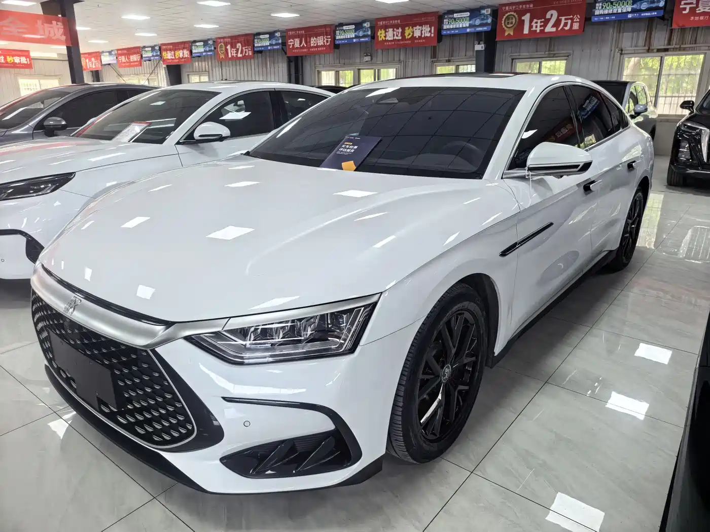 BYD Han 2023 DM-i Champion Edition 121KM Prestige