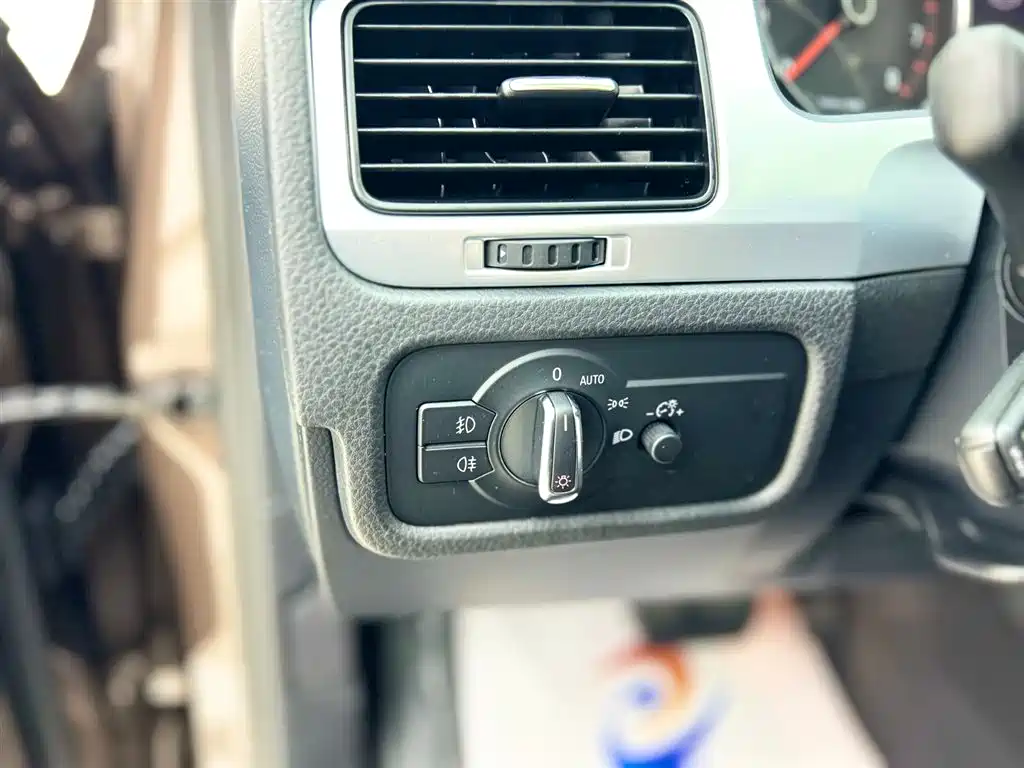 Volkswagen Touareg 2011 3.0TSI Comfort фото 10