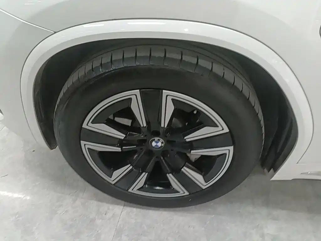 BMW iX3 2025 2024 Leading Edition