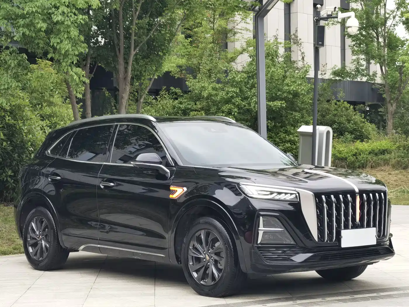 Hongqi HS5 2023 2.0T Flag Enjoy Pro Edition фото 2