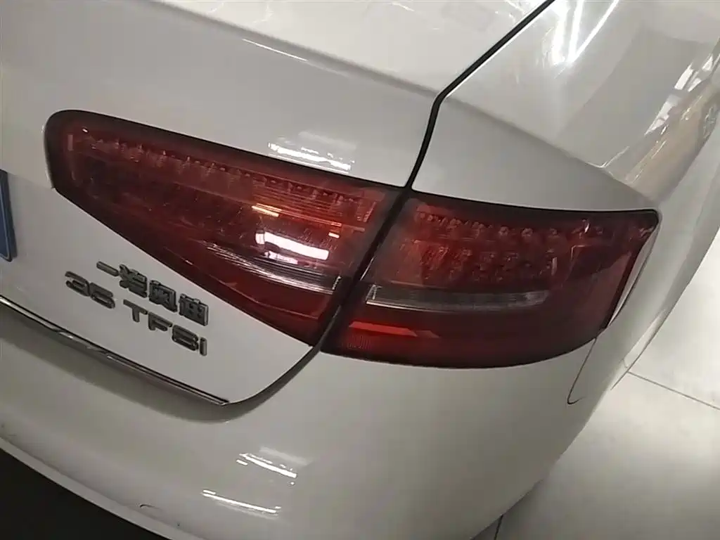 Audi A4L 2015 35 TFSI Auto Comfort фото 8