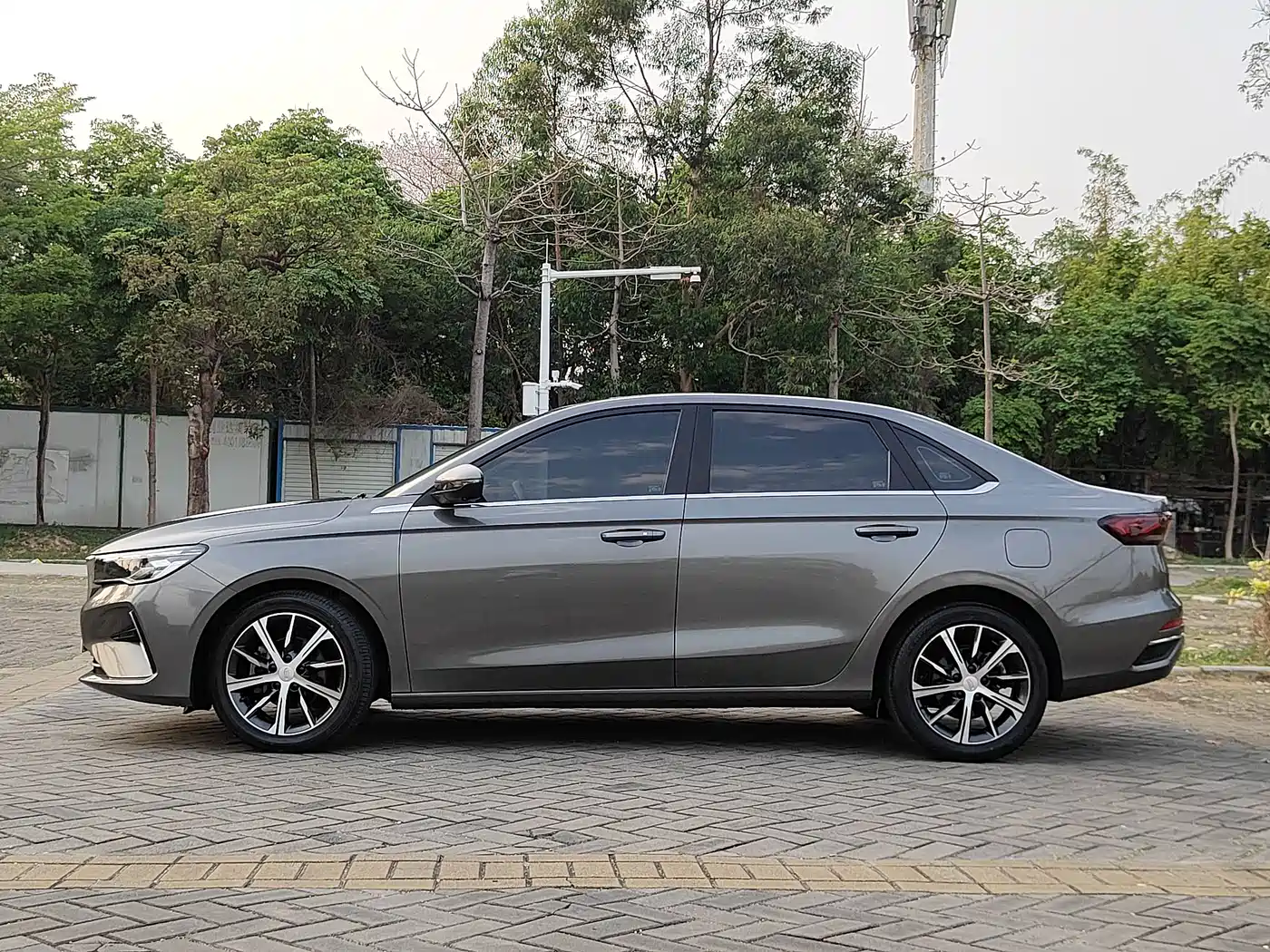 GEELY AUTOMOBILE EMGRAND