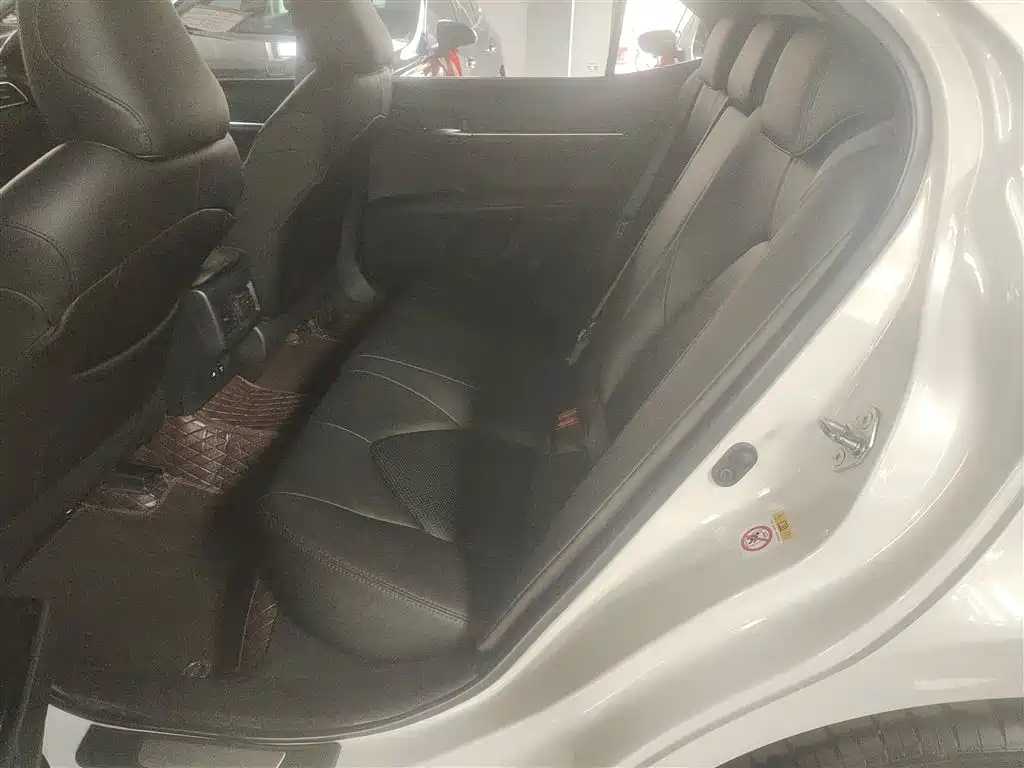 Toyota Camry 2018 2.0S Sport Edition фото 17