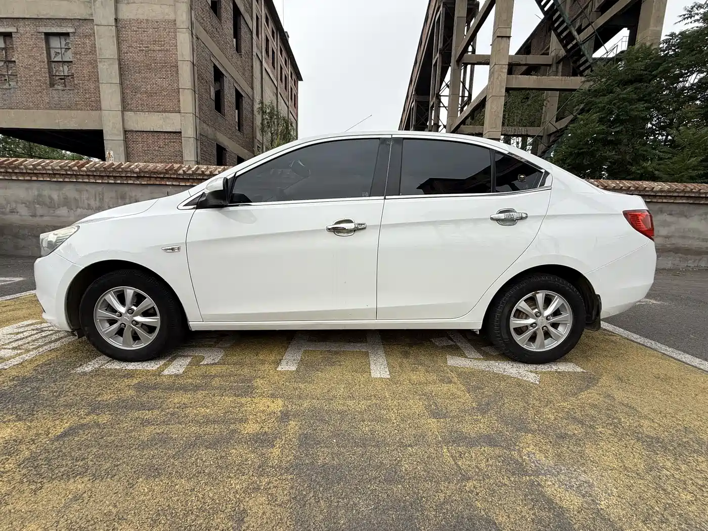 Chevrolet Sail 2016 Sail 3 1.3L Manual Comfort Sunroof Edition фото 8