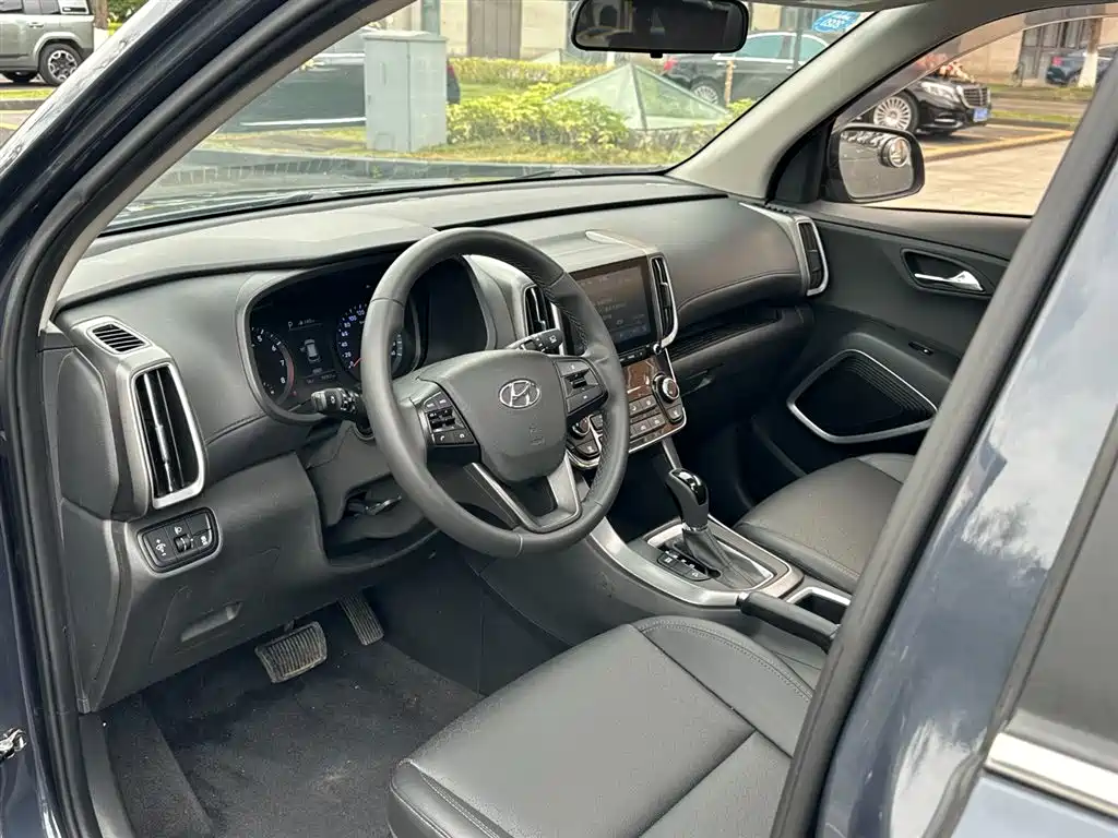 Hyundai Beijing Hyundai ix35 2018 2.0L Automatic 2WD Zhiyong·Enjoyment Edition фото 6